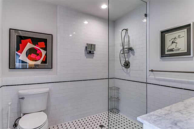 5411 Maple Springs Boulevard, Dallas, TX 75235