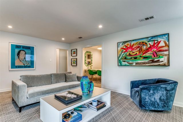 5411 Maple Springs Boulevard, Dallas, TX 75235