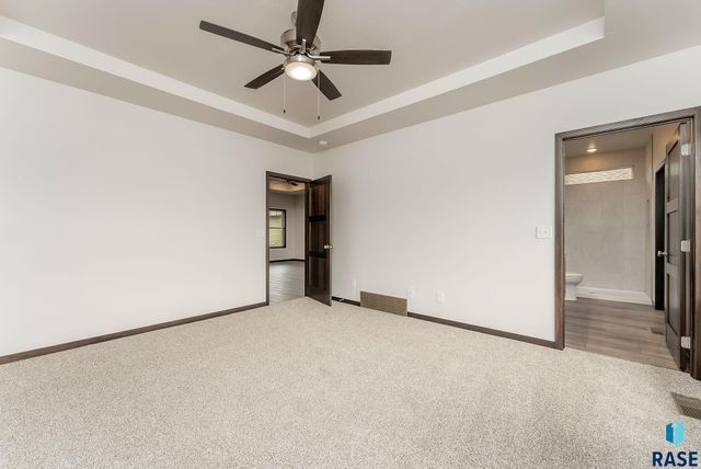 2404 E Tinley St Street, Brandon, SD 57005