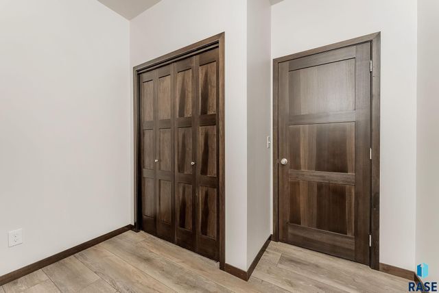 2404 E Tinley St Street, Brandon, SD 57005