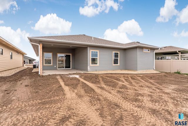 2404 E Tinley St Street, Brandon, SD 57005