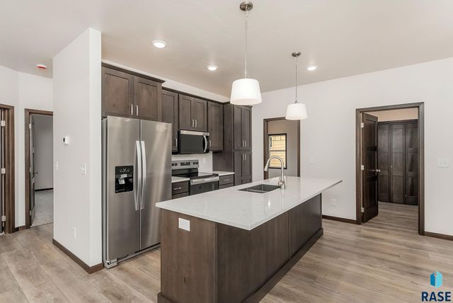 2404 E Tinley St Street, Brandon, SD 57005
