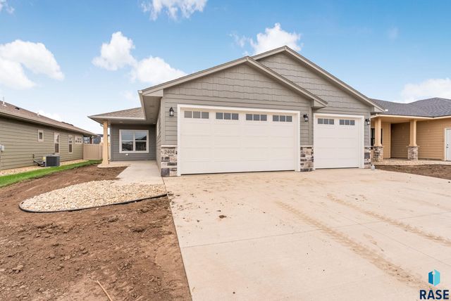 2404 E Tinley St Street, Brandon, SD 57005