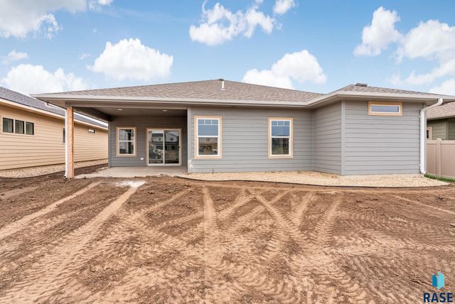2404 E Tinley St Street, Brandon, SD 57005
