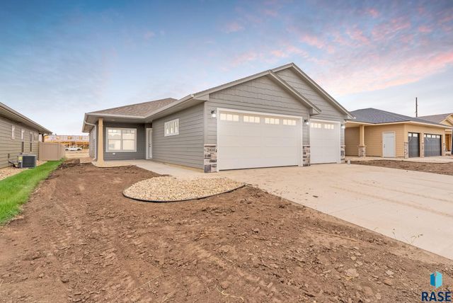 2404 E Tinley St Street, Brandon, SD 57005