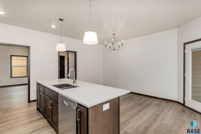 2404 E Tinley St Street, Brandon, SD 57005