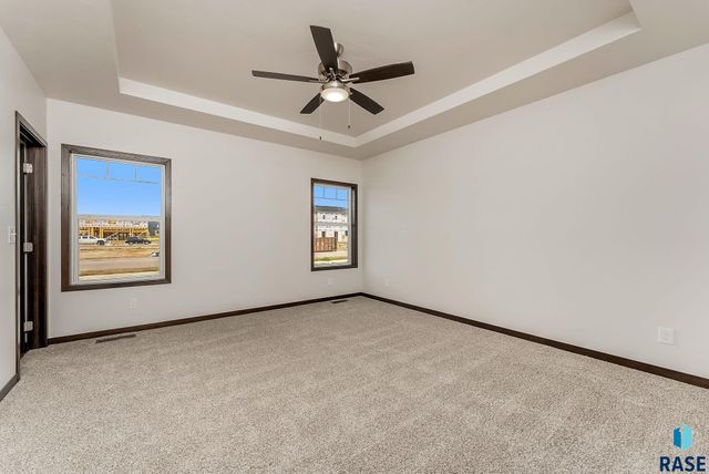 2404 E Tinley St Street, Brandon, SD 57005