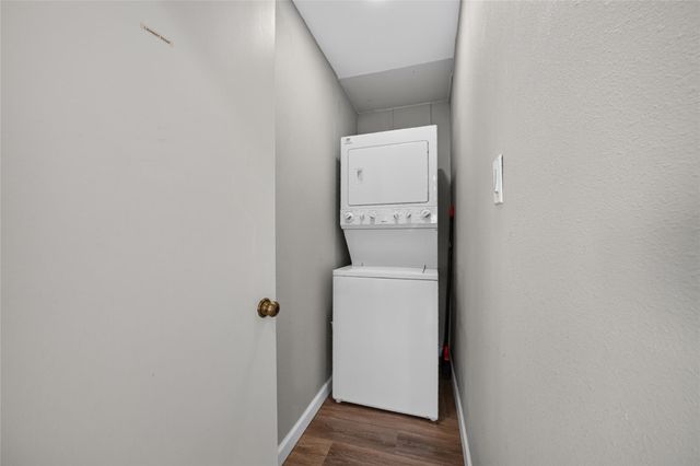 16713 Jamaica Beach Road, Jamaica Beach, TX 77554