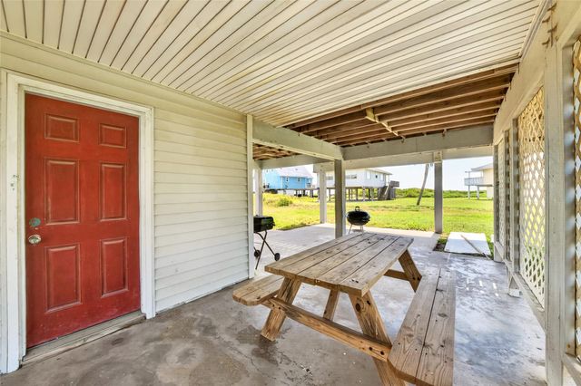 16713 Jamaica Beach Road, Jamaica Beach, TX 77554