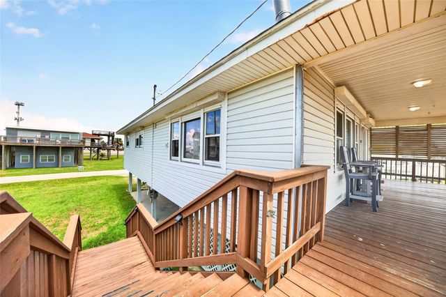 16713 Jamaica Beach Road, Jamaica Beach, TX 77554