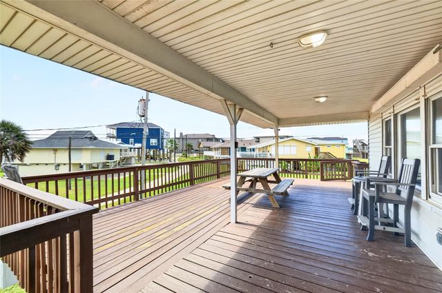 16713 Jamaica Beach Road, Jamaica Beach, TX 77554
