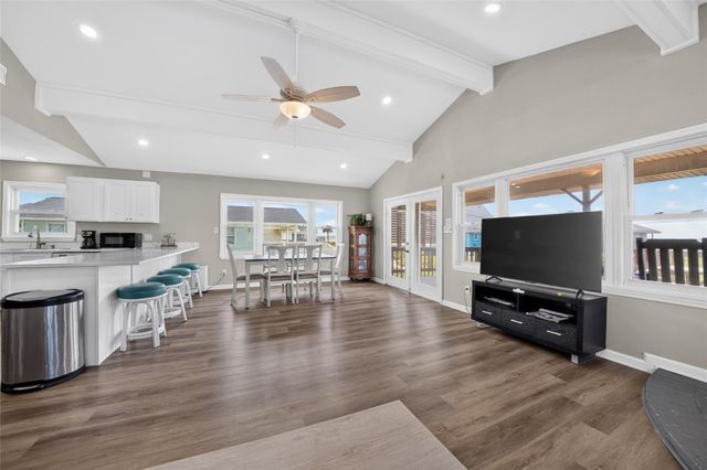 16713 Jamaica Beach Road, Jamaica Beach, TX 77554