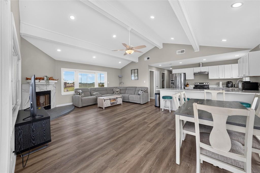 16713 Jamaica Beach Road, Jamaica Beach, TX 77554