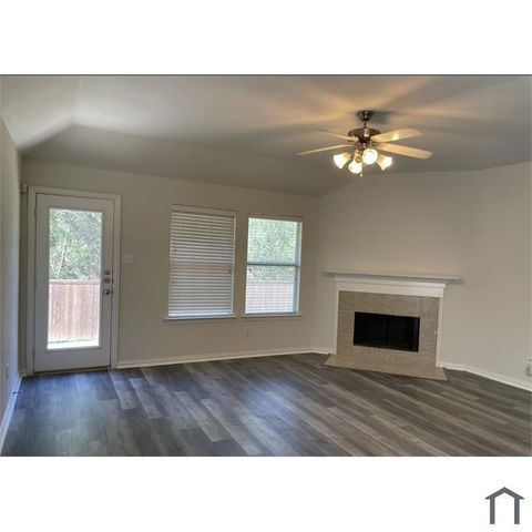 608 Creekside Drive, Little Elm, TX 75068