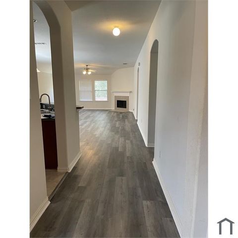 608 Creekside Drive, Little Elm, TX 75068