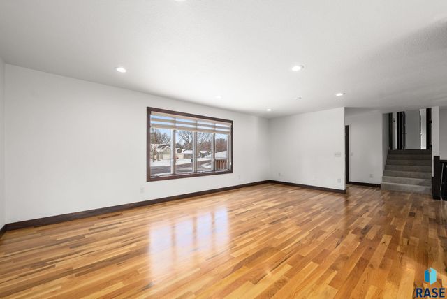 4500 S Tomar Rd Road, Sioux Falls, SD 57105