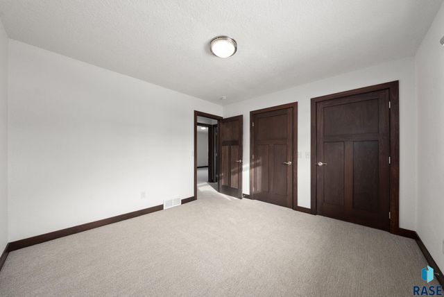 4500 S Tomar Rd Road, Sioux Falls, SD 57105