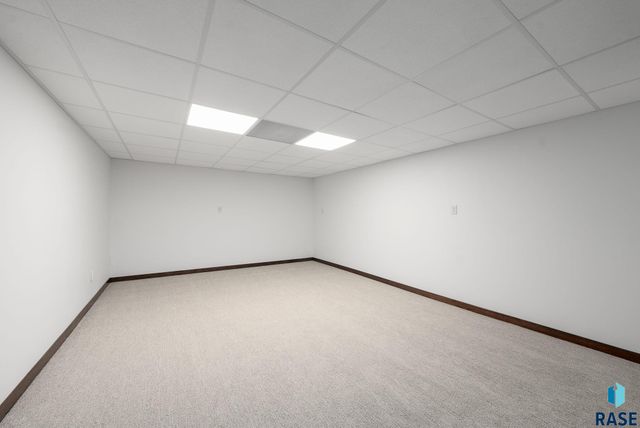 4500 S Tomar Rd Road, Sioux Falls, SD 57105