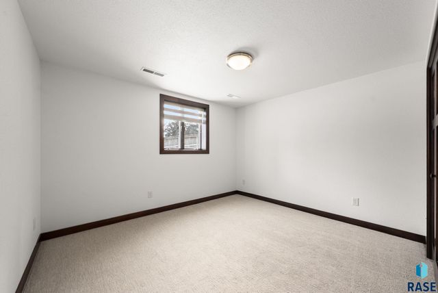 4500 S Tomar Rd Road, Sioux Falls, SD 57105