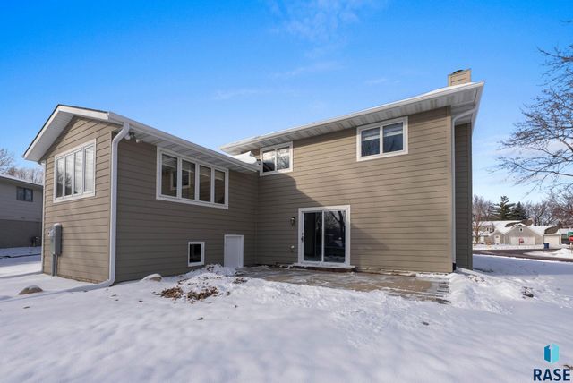 4500 S Tomar Rd Road, Sioux Falls, SD 57105