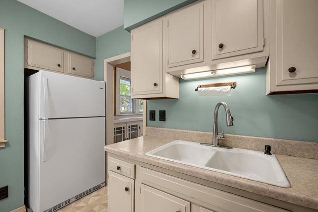 880 21st Avenue SE, Minneapolis, MN 55414