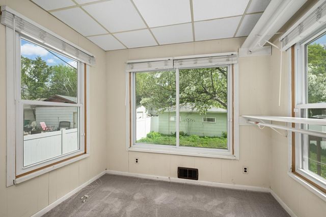 880 21st Avenue SE, Minneapolis, MN 55414