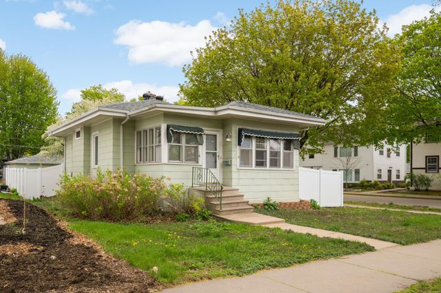 880 21st Avenue SE, Minneapolis, MN 55414