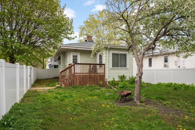 880 21st Avenue SE, Minneapolis, MN 55414