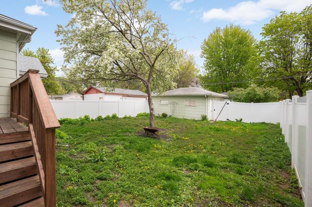 880 21st Avenue SE, Minneapolis, MN 55414