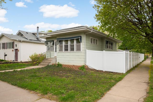 880 21st Avenue SE, Minneapolis, MN 55414
