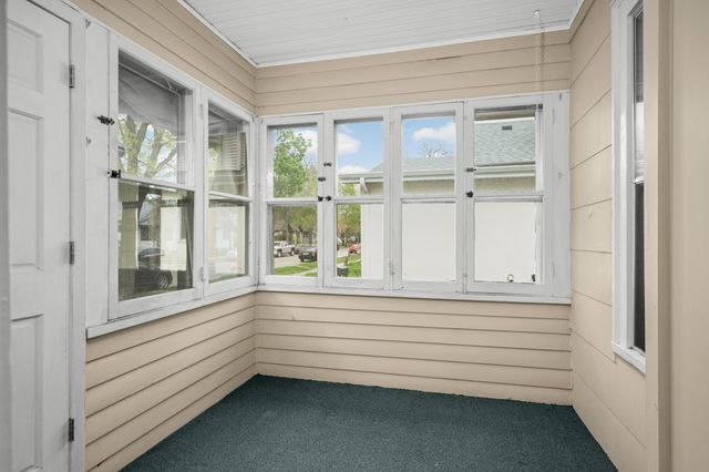 880 21st Avenue SE, Minneapolis, MN 55414