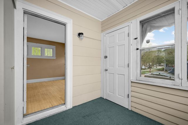 880 21st Avenue SE, Minneapolis, MN 55414