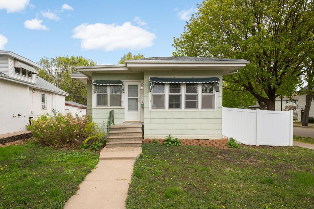880 21st Avenue SE, Minneapolis, MN 55414