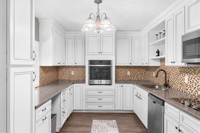 9670 Lee Circle, Gainesville, GA 30506