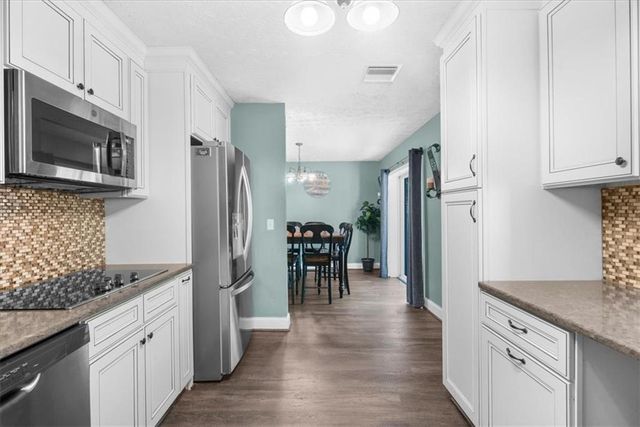 9670 Lee Circle, Gainesville, GA 30506