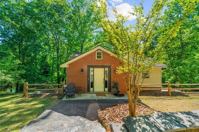 9670 Lee Circle, Gainesville, GA 30506