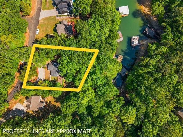 9670 Lee Circle, Gainesville, GA 30506