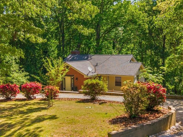 9670 Lee Circle, Gainesville, GA 30506
