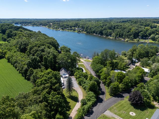 6973 Ackers Point Drive, Hope Twp, MI 49046
