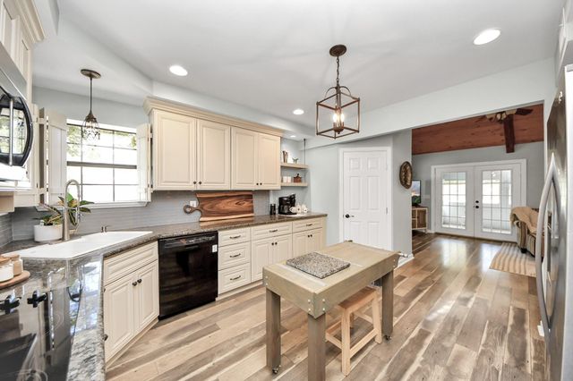 15235 Capitol Hill Road, Montgomery, TX 77316