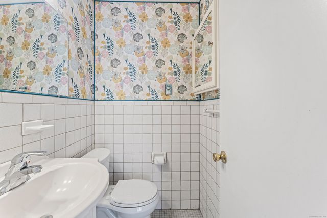 120 Wooster Street APT V, New Haven, CT 06511