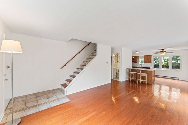 120 Wooster Street APT V, New Haven, CT 06511