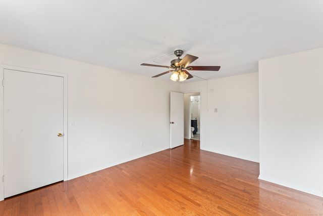 120 Wooster Street APT V, New Haven, CT 06511