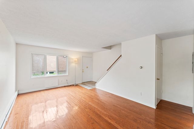 120 Wooster Street APT V, New Haven, CT 06511