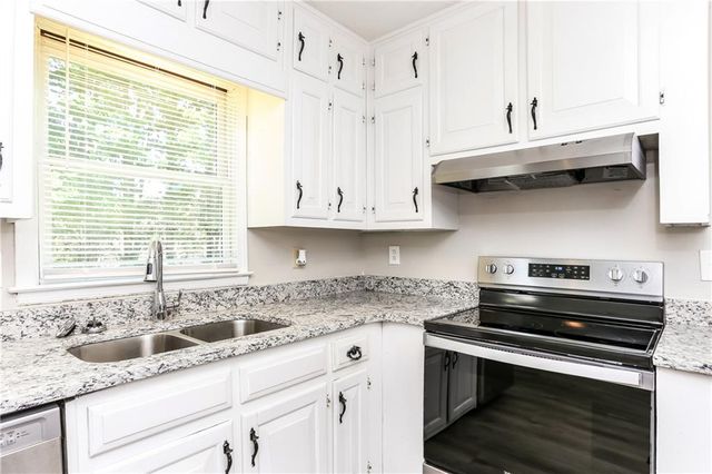 3030 Hampton Ridge Way, Snellville, GA 30078