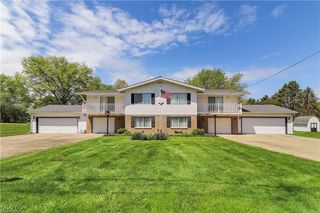 2512 Twin Lakes Drive, Uniontown, OH 44685