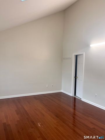 2700 Bedford Street O, Stamford, CT 06905