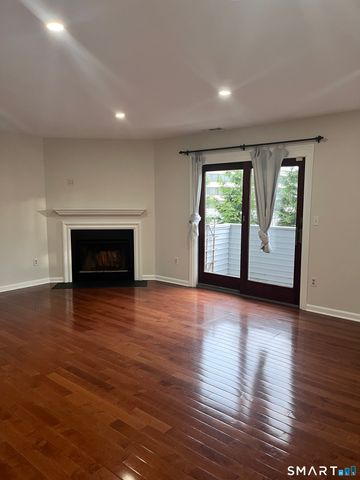 2700 Bedford Street O, Stamford, CT 06905
