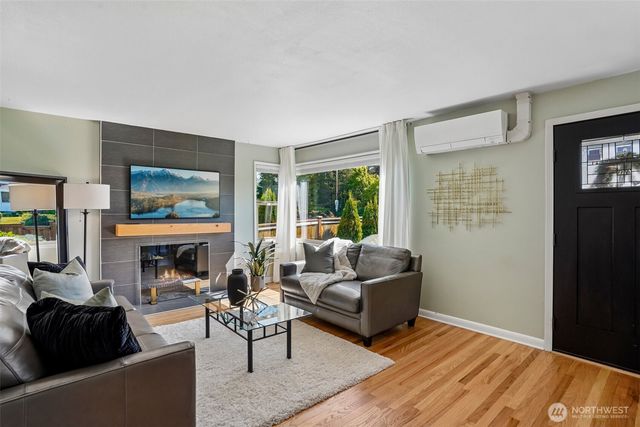 4323 15th Avenue S, Seattle, WA 98108