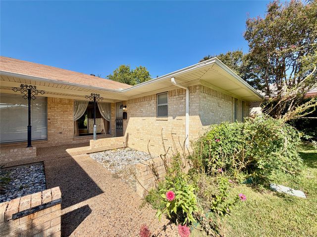 8405 Lullwater Drive, Dallas, TX 75218